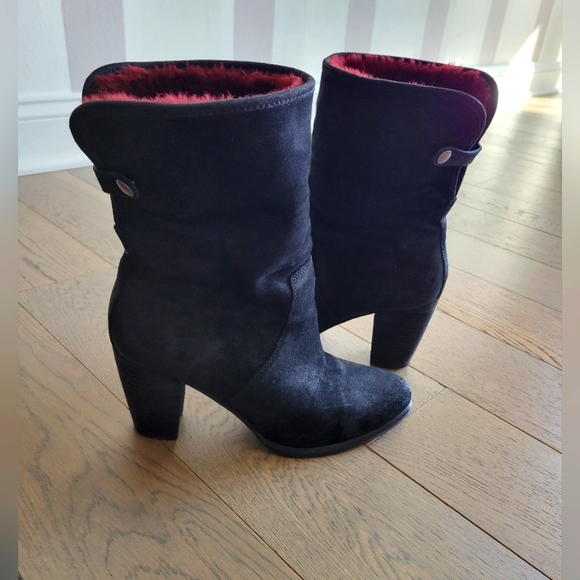 UGG Layna boots size 8.5 - Picture 2 of 9